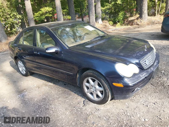 ✅ 2002 Mercedes-Benz C 230/260/280/320 • VIN: WDBRF61JX2F139695 • Лот: 45555114. Опубликован ранее на IAAI с пробегом 71 588 миль. Бесплатный доступ к архиву аукционных продаж из США и подробный отчёт об истории автомобиля на DreamBid. Изображение 1.