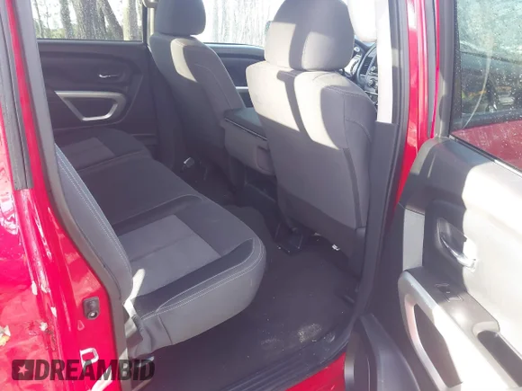 ✅ 2022 Nissan Titan S • VIN: 1N6AA1EE2NN104721 • Lot: 41200416. Wystawiony na IAAI z przebiegiem 62 641 mil. Bezpłatny archiwum sprzedaży aukcyjnych z USA i szczegółowy raport historii pojazdu na DreamBid. Zdjęcie 8.