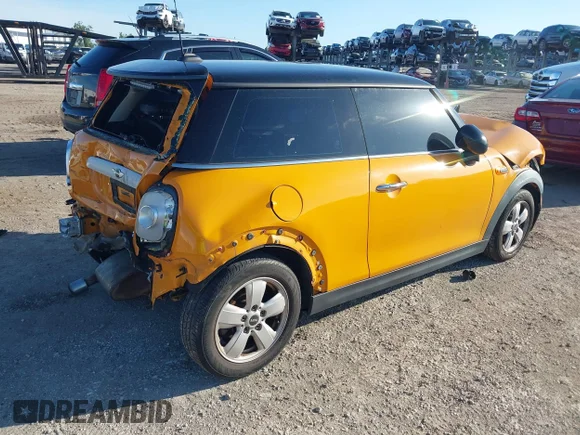 ✅ 2015 MINI Hardtop • VIN: WMWXM5C53FT941647 • Лот: 42752066. Опубликован ранее на IAAI с пробегом 167 755 миль. Бесплатный доступ к архиву аукционных продаж из США и подробный отчёт об истории автомобиля на DreamBid. Изображение 4.
