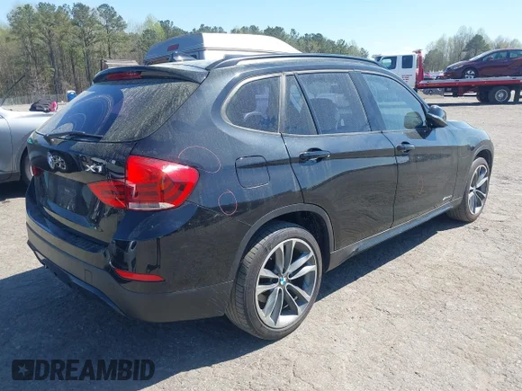 ✅ 2015 BMW X1 xDrive28i • VIN: WBAVL1C52FVY33320 • Лот: 41890289. Опубликован ранее на IAAI с пробегом 138 683 миль. Бесплатный доступ к архиву аукционных продаж из США и подробный отчёт об истории автомобиля на DreamBid. Изображение 4.