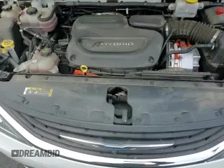 ✅ 2018 Chrysler Pacifica Hybrid Limited • VIN: 2C4RC1N75JR276272 • Lot: 86097935. Wystawiony na Copart z przebiegiem 102 557 mil. Bezpłatny archiwum sprzedaży aukcyjnych z USA i szczegółowy raport historii pojazdu na DreamBid. Zdjęcie 15.