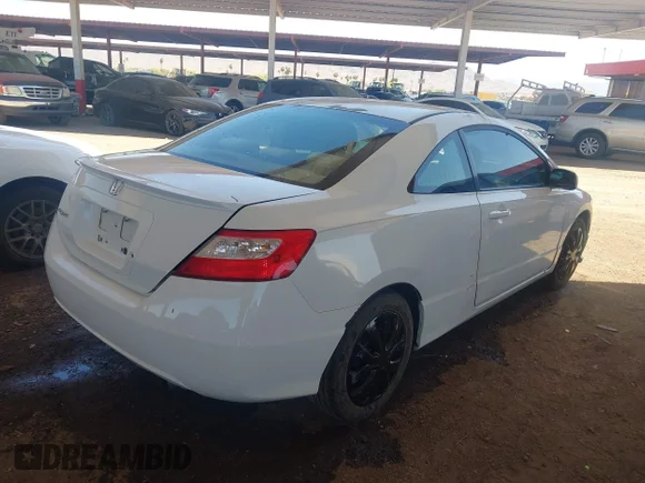 ✅ 2007 Honda Civic LX • VIN: 2HGFG12627H536100 • Лот: 45282229. Опубліковано раніше на IAAI з пробігом 237 598 миль. Безкоштовний доступ до архіву аукціонних продажів зі США та докладний звіт про історію автомобіля на DreamBid. Зображення 4.
