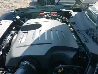 ✅ 2025 Land Rover Defender X-Dynamic SE • VIN: SALE26EU3S2433634 • Lot: 42669947. Wystawiony na IAAI z przebiegiem 729 mil. Bezpłatny archiwum sprzedaży aukcyjnych z USA i szczegółowy raport historii pojazdu na DreamBid. Zdjęcie 19.