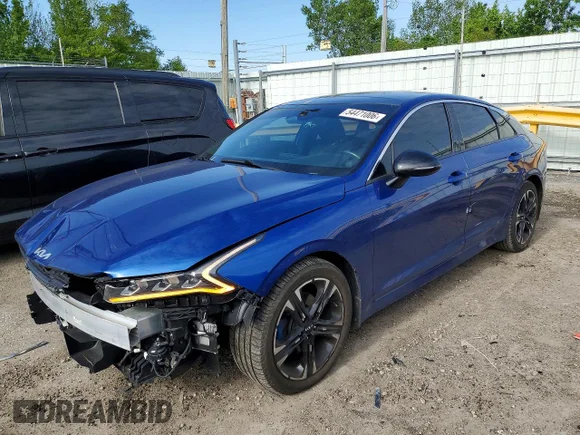 ✅ 2022 Kia K5 GT-Line • VIN: 5XXG64J28NG091044 • Lot: 54471006. Wystawiony na Copart z przebiegiem 59 371 mil. Bezpłatny archiwum sprzedaży aukcyjnych z USA i szczegółowy raport historii pojazdu na DreamBid. Zdjęcie 1.