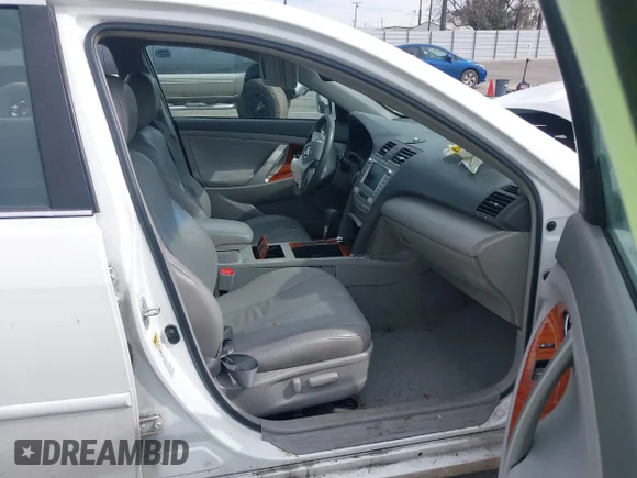 ✅ 2010 Toyota Camry • VIN: 4T1BB3EK1AU124797 • Lot: 44442048. Wystawiony na IAAI z przebiegiem 150 911 mil. Bezpłatny archiwum sprzedaży aukcyjnych z USA i szczegółowy raport historii pojazdu na DreamBid. Zdjęcie 5.