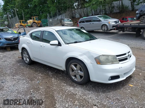 ✅ 2013 Dodge Avenger SXT • VIN: 1C3CDZCB7DN650914 • Лот: 45341641. Опубликован ранее на IAAI с пробегом 164 444 миль. Бесплатный доступ к архиву аукционных продаж из США и подробный отчёт об истории автомобиля на DreamBid. Изображение 1.