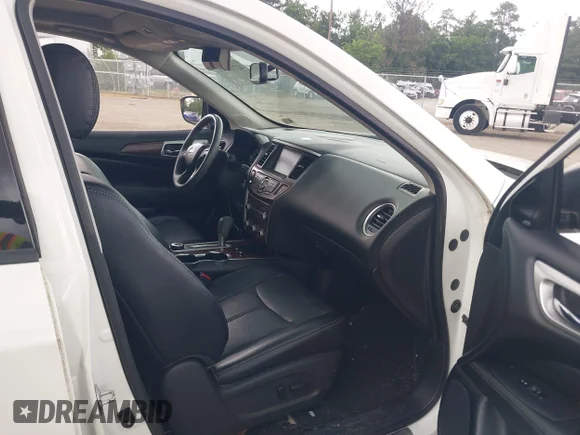✅ 2018 Nissan Pathfinder SV • VIN: 5N1DR2MM9JC651915 • Lot: 42719511. Wystawiony na IAAI z przebiegiem 68 720 mil. Bezpłatny archiwum sprzedaży aukcyjnych z USA i szczegółowy raport historii pojazdu na DreamBid. Zdjęcie 5.