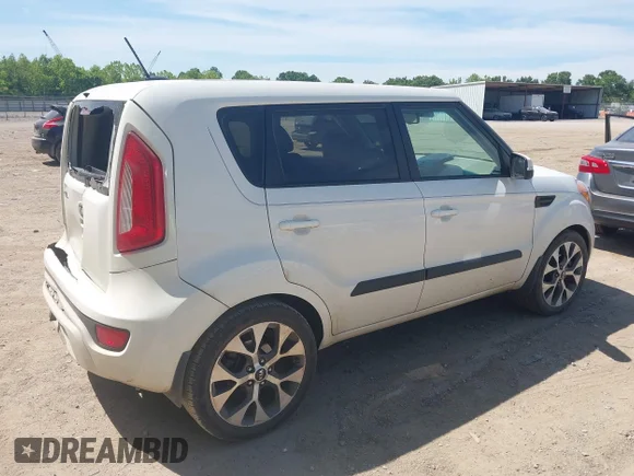✅ 2013 Kia Soul + • VIN: KNDJT2A69D7583613 • Lot: 45122687. Wystawiony na IAAI z przebiegiem 134 728 mil. Bezpłatny archiwum sprzedaży aukcyjnych z USA i szczegółowy raport historii pojazdu na DreamBid. Zdjęcie 4.