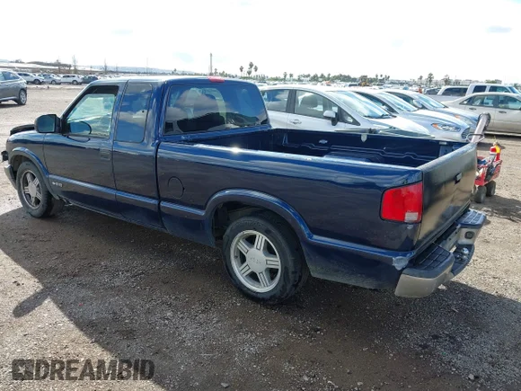 ✅ 2000 Chevrolet S-10 LS • VIN: 1GCCS19W6Y8212807 • Lot: 44421308. Listed on IAAI with 161,590 mi. Free auction sales archive from the USA and detailed vehicle history report at DreamBid. Image 3.