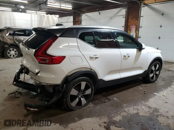 ✅ 2019 Volvo XC40 Momentum • VIN: YV4162UK4K2087433 • Lot: 69746474. Listed on Copart with 66,563 mi. Free auction sales archive from the USA and detailed vehicle history report at DreamBid. Image 3.