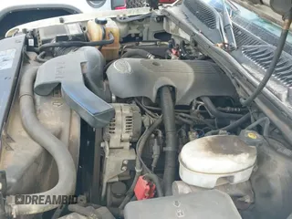 ✅ 2003 Chevrolet Suburban LT • VIN: 3GNEC16Z93G207003 • Lot: 43206788. Listed on IAAI with 372,611 mi. Free auction sales archive from the USA and detailed vehicle history report at DreamBid. Image 15.