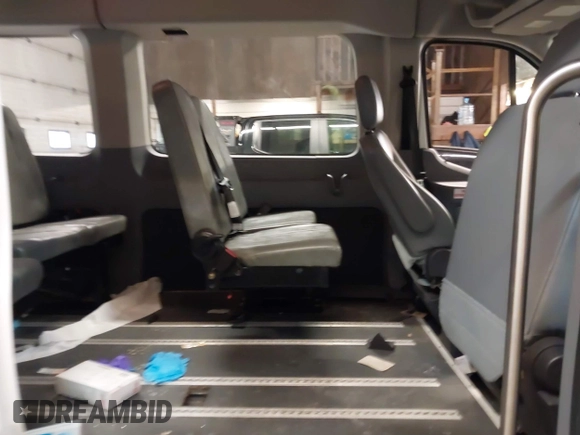 ✅ 2015 Ford Transit • VIN: 1FDZX2XM5FKB05746 • Лот: 44022145. Опубліковано раніше на IAAI з пробігом 112 166 миль. Безкоштовний доступ до архіву аукціонних продажів зі США та докладний звіт про історію автомобіля на DreamBid. Зображення 8.