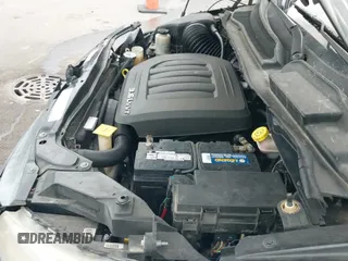 ✅ 2011 Volkswagen Routan SEL • VIN: 2V4RW5DG8BR695062 • Лот: 42061868. Опубликован ранее на IAAI с пробегом 143 592 миль. Бесплатный доступ к архиву аукционных продаж из США и подробный отчёт об истории автомобиля на DreamBid. Изображение 20.