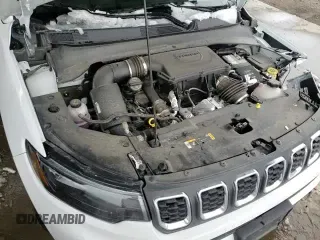 ✅ 2025 Jeep Compass Latitude • VIN: 3C4NJDBN6ST592822 • Lot: 94803335. Listed on Copart with 20,621 mi. Free auction sales archive from the USA and detailed vehicle history report at DreamBid. Image 14.