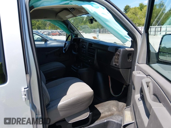 ✅ 2017 Chevrolet Express Passenger LT • VIN: 1GAZGPFF4H1270984 • Лот: 44747042. Опубліковано раніше на IAAI з пробігом 109 591 миль. Безкоштовний доступ до архіву аукціонних продажів зі США та докладний звіт про історію автомобіля на DreamBid. Зображення 5.