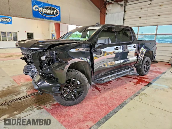 ✅ 2021 Chevrolet Silverado 1500 Custom Trail Boss • VIN: 1GCPYCEF8MZ208859 • Lot: 55210216. Listed on Copart with 53,347 mi. Free auction sales archive from the USA and detailed vehicle history report at DreamBid. Image 1.