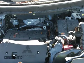 ✅ 2024 Mitsubishi Outlander S • VIN: JA4ARUAU8RU001657 • Lot: 43149553. Listed on IAAI with 18,169 mi. Free auction sales archive from the USA and detailed vehicle history report at DreamBid. Image 25.