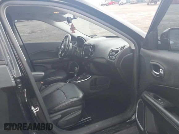 ✅ 2020 Jeep Compass Limited • VIN: 3C4NJDCB1LT233433 • Lot: 45244745. Wystawiony na IAAI z przebiegiem 67 045 mil. Bezpłatny archiwum sprzedaży aukcyjnych z USA i szczegółowy raport historii pojazdu na DreamBid. Zdjęcie 5.