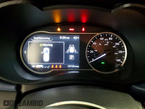 ✅ 2025 Nissan Versa SV • VIN: 3N1CN8EV1SL856675 • Lot: 79114115. Wystawiony na Copart z przebiegiem 19 705 mil. Bezpłatny archiwum sprzedaży aukcyjnych z USA i szczegółowy raport historii pojazdu na DreamBid. Zdjęcie 9.