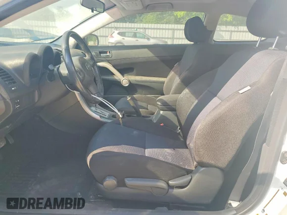✅ 2010 Scion tC • VIN: JTKDE3B73A0316078 • Lot: 99414715. Wystawiony na Copart z przebiegiem 122 469 mil. Bezpłatny archiwum sprzedaży aukcyjnych z USA i szczegółowy raport historii pojazdu na DreamBid. Zdjęcie 7.