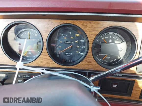 ✅ 1987 Dodge D Series • VIN: 1B7FD04T3HS518834 • Lot: 44196499. Wystawiony na IAAI z przebiegiem 50 435 mil. Bezpłatny archiwum sprzedaży aukcyjnych z USA i szczegółowy raport historii pojazdu na DreamBid. Zdjęcie 7.