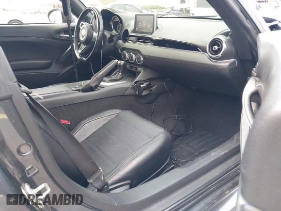 ✅ 2017 FIAT 124 Spider Lusso • VIN: JC1NFAEKXH0101625 • Лот: 43087844. Опубліковано раніше на IAAI з пробігом 97 753 миль. Безкоштовний доступ до архіву аукціонних продажів зі США та докладний звіт про історію автомобіля на DreamBid. Зображення 5.