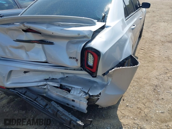 ✅ 2021 Chrysler 300 S • VIN: 2C3CCABT5MH507032 • Lot: 42666139. Wystawiony na IAAI z przebiegiem 70 549 mil. Bezpłatny archiwum sprzedaży aukcyjnych z USA i szczegółowy raport historii pojazdu na DreamBid. Zdjęcie 6.