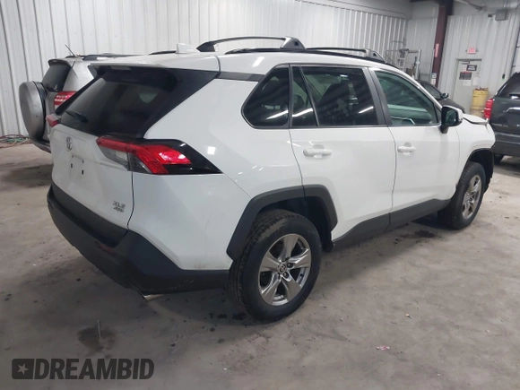 ✅ 2022 Toyota RAV4 XLE • VIN: 2T3P1RFV7NW312404 • Lot: 44489490. Wystawiony na IAAI z przebiegiem 95 243 mil. Bezpłatny archiwum sprzedaży aukcyjnych z USA i szczegółowy raport historii pojazdu na DreamBid. Zdjęcie 4.