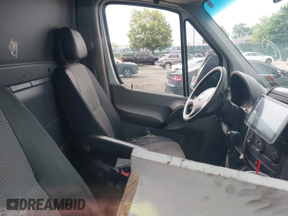 ✅ 2008 Dodge Sprinter • VIN: WD0PE845085246881 • Lot: 42700521. Listed on IAAI with 328,890 mi. Free auction sales archive from the USA and detailed vehicle history report at DreamBid. Image 5.