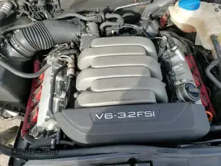 ✅ 2005 Audi A4 3.2L • VIN: WAUDG78E35A545002 • Lot: 87471044. Wystawiony na Copart z przebiegiem 148 280 mil. Bezpłatny archiwum sprzedaży aukcyjnych z USA i szczegółowy raport historii pojazdu na DreamBid. Zdjęcie 14.