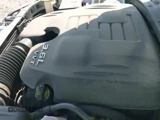 ✅ 2019 Chrysler 300 S • VIN: 2C3CCAGG3KH586189 • Lot: 42567627. Wystawiony na IAAI z przebiegiem 88 882 mil. Bezpłatny archiwum sprzedaży aukcyjnych z USA i szczegółowy raport historii pojazdu na DreamBid. Zdjęcie 20.