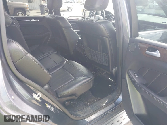 ✅ 2015 Mercedes-Benz GL 450 • VIN: 4JGDF6EE7FA483640 • Lot: 44863570. Wystawiony na IAAI z przebiegiem 160 090 mil. Bezpłatny archiwum sprzedaży aukcyjnych z USA i szczegółowy raport historii pojazdu na DreamBid. Zdjęcie 8.