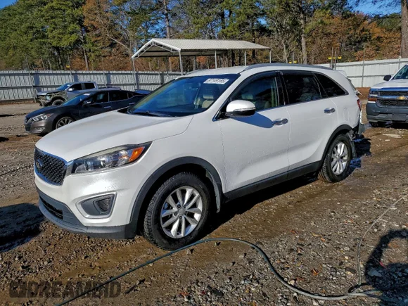✅ 2017 Kia Sorento LX • VIN: 5XYPG4A55HG304829 • Лот: 97149165. Опубліковано раніше на Copart з пробігом 102 255 миль. Безкоштовний доступ до архіву аукціонних продажів зі США та докладний звіт про історію автомобіля на DreamBid. Зображення 1.