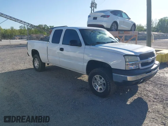 ✅ 2004 Chevrolet Silverado 1500 Z71 • VIN: 1GCEK19T84E104666 • Lot: 44885039. Listed on IAAI with 205,223 mi. Free auction sales archive from the USA and detailed vehicle history report at DreamBid. Image 1.