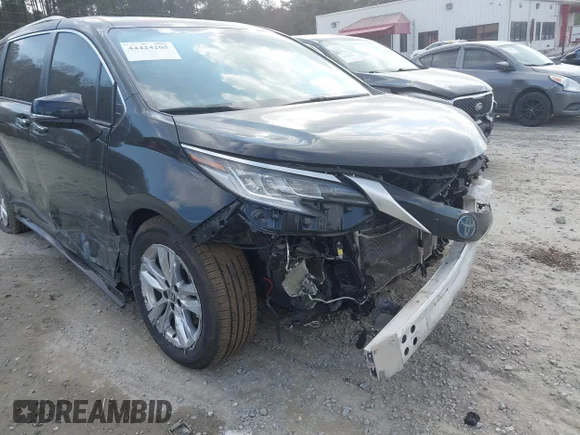 ✅ 2022 Toyota Sienna Limited • VIN: 5TDZRKEC7NS078677 • Lot: 44424205. Wystawiony na IAAI z przebiegiem 51 572 mil. Bezpłatny archiwum sprzedaży aukcyjnych z USA i szczegółowy raport historii pojazdu na DreamBid. Zdjęcie 6.
