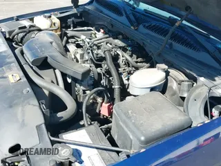 ✅ 2003 GMC Yukon XL SLE • VIN: 1GKFK16Z83J256857 • Lot: 43183052. Listed on IAAI with 165,134 mi. Free auction sales archive from the USA and detailed vehicle history report at DreamBid. Image 19.