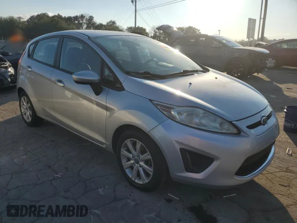 ✅ 2012 Ford Fiesta SE • VIN: 3FADP4EJ5CM215399 • Лот: 74473214. Опубліковано раніше на Copart з пробігом 106 620 миль. Безкоштовний доступ до архіву аукціонних продажів зі США та докладний звіт про історію автомобіля на DreamBid. Зображення 4.