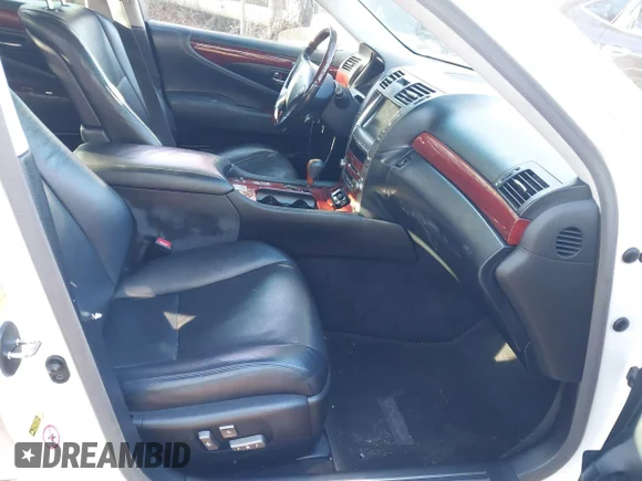 ✅ 2007 Lexus LS 460 • VIN: JTHBL46F375037459 • Лот: 43900405. Опубликован ранее на IAAI с пробегом 186 877 миль. Бесплатный доступ к архиву аукционных продаж из США и подробный отчёт об истории автомобиля на DreamBid. Изображение 5.