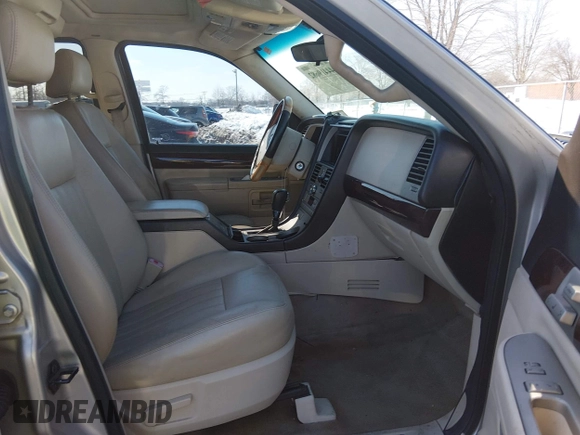 ✅ 2003 Lincoln Aviator Premium • VIN: 5LMEU78H93ZJ46032 • Lot: 44419682. Wystawiony na IAAI z przebiegiem 145 242 mil. Bezpłatny archiwum sprzedaży aukcyjnych z USA i szczegółowy raport historii pojazdu na DreamBid. Zdjęcie 5.