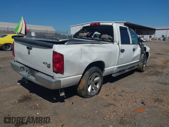 ✅ 2008 Dodge 1500 Laramie • VIN: 1D3HU18268J205791 • Lot: 43152270. Wystawiony na IAAI z przebiegiem 337 828 mil. Bezpłatny archiwum sprzedaży aukcyjnych z USA i szczegółowy raport historii pojazdu na DreamBid. Zdjęcie 4.