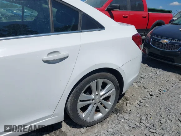 ✅ 2014 Chevrolet Cruze 1LT • VIN: 1G1PC5SB1E7152331 • Lot: 45122482. Listed on IAAI with 150,858 mi. Free auction sales archive from the USA and detailed vehicle history report at DreamBid. Image 6.