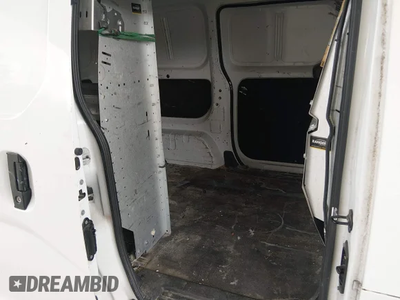 ✅ 2017 Nissan NV200 SV • VIN: 3N6CM0KNXHK702953 • Lot: 45116810. Wystawiony na IAAI z przebiegiem 166 600 mil. Bezpłatny archiwum sprzedaży aukcyjnych z USA i szczegółowy raport historii pojazdu na DreamBid. Zdjęcie 8.