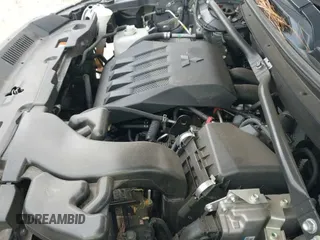 ✅ 2019 Mitsubishi Eclipse Cross LE • VIN: JA4AT4AA1KZ028151 • Lot: 43331984. Wystawiony na IAAI z przebiegiem 101 716 mil. Bezpłatny archiwum sprzedaży aukcyjnych z USA i szczegółowy raport historii pojazdu na DreamBid. Zdjęcie 20.