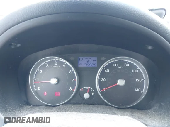 ✅ 2010 Hyundai Accent GLS • VIN: KMHCN4AC2AU468610 • Lot: 44491037. Wystawiony na IAAI z przebiegiem 139 525 mil. Bezpłatny archiwum sprzedaży aukcyjnych z USA i szczegółowy raport historii pojazdu na DreamBid. Zdjęcie 7.