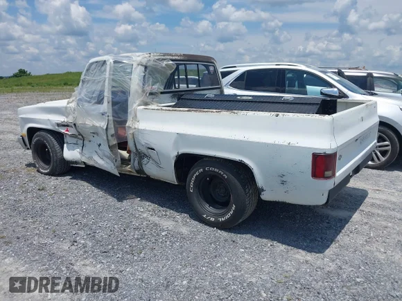 ✅ 1984 Chevrolet Silverado 1500 • VIN: 1GCCC14D7EF347031 • Lot: 41742809. Wystawiony na IAAI z przebiegiem 354 517 mil. Bezpłatny archiwum sprzedaży aukcyjnych z USA i szczegółowy raport historii pojazdu na DreamBid. Zdjęcie 3.