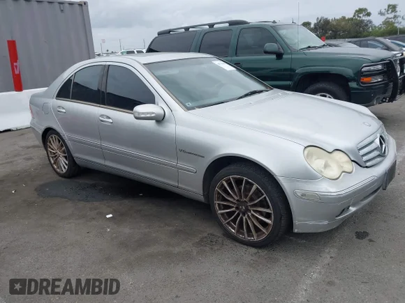 ✅ 2002 Mercedes-Benz C 230/260/280/320 • VIN: WDBRF61J32F185210 • Lot: 44751843. Wystawiony na IAAI z przebiegiem 132 580 mil. Bezpłatny archiwum sprzedaży aukcyjnych z USA i szczegółowy raport historii pojazdu na DreamBid. Zdjęcie 1.