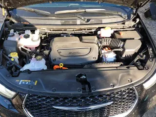 ✅ 2025 Chrysler Pacifica Hybrid Select • VIN: 2C4RC1S7XSR580803 • Lot: 86272825. Wystawiony na Copart z przebiegiem 17 843 mil. Bezpłatny archiwum sprzedaży aukcyjnych z USA i szczegółowy raport historii pojazdu na DreamBid. Zdjęcie 14.