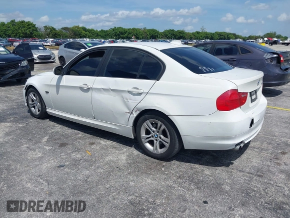 ✅ 2009 BMW 3 Series 328i • VIN: WBAPH73509A173240 • Lot: 43086772. Wystawiony na IAAI z przebiegiem 126 453 mil. Bezpłatny archiwum sprzedaży aukcyjnych z USA i szczegółowy raport historii pojazdu na DreamBid. Zdjęcie 3.