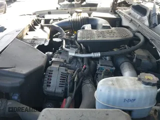 ✅ 2004 Chevrolet Silverado 1500 • VIN: 1GBHC24294E269886 • Лот: 43643647. Опубликован ранее на IAAI с пробегом 198 507 миль. Бесплатный доступ к архиву аукционных продаж из США и подробный отчёт об истории автомобиля на DreamBid. Изображение 19.