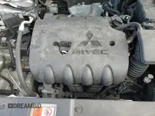 2019 Mitsubishi Outlander ES z VIN JA4AD2A32KZ047262, wystawiony jako Copart lot #66828005 z przebiegiem 65 057 mil mil oraz Szkoda całkowita • Salvage title. Historia ofert i sprzedaży dostępna na DreamBid. Obrazek 16.